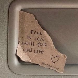 Meet your Posher, Ava